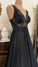 Load image into Gallery viewer, Sultry 1980’s vintage Black Olga nightgown small