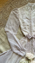 Load image into Gallery viewer, Sweetest 1970’s vintage rosebud print voile Gunne Sax midi dress..