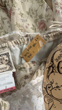 Load image into Gallery viewer, Deadstock 1970’s Vintage Floral Print Strapless Gunne Sax Dress