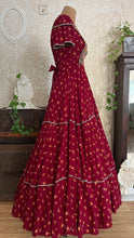 Load image into Gallery viewer, The Star Incredible Vintage Embroidered Full Sweep Dress