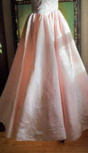 Load image into Gallery viewer, Fairytale 1980’s Vintage Pink Taffeta Puff Sleeve Gunne Sax Dress