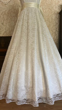 Load image into Gallery viewer, Stunning 1980’s vintage white lace Gunne Sax straplesss dress