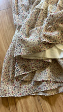 Load image into Gallery viewer, 1970’s Vintage Ivory Floral and Lace Queen Anne Collar Gunne Sax Dress