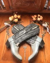 Load image into Gallery viewer, Beautiful 1970’s 1980’s Vintage Stormy Gray Leather Thunderbird Western Boots