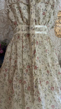 Load image into Gallery viewer, Deadstock 1970’s Vintage Floral Print Strapless Gunne Sax Dress