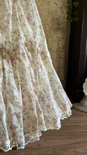 Load image into Gallery viewer, Deadstock 1970’s Vintage Floral Print Strapless Gunne Sax Dress