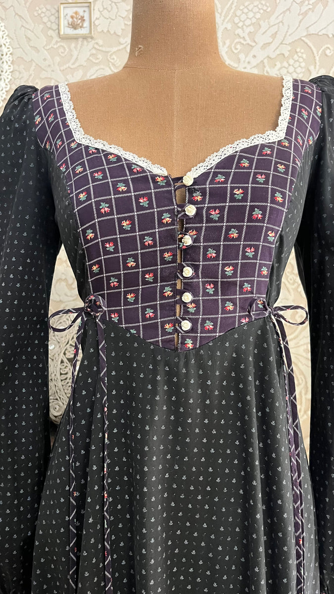 1970’s Vintage Black Calico Side Tie Gunne Sax Dress – Strange Vintage