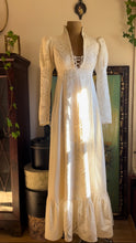 Load image into Gallery viewer, 1970’s Vintage White Natural Poplin and Lace Juliet Sleeve Gunne Sax Dress