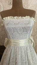 Load image into Gallery viewer, Stunning 1980’s vintage white lace Gunne Sax straplesss dress