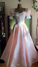 Load image into Gallery viewer, Fairytale 1980’s Vintage Pink Taffeta Puff Sleeve Gunne Sax Dress