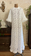 Load image into Gallery viewer, Pretty 1950’s 1960s White Alencon Lace Peignoir Robe