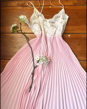 Load image into Gallery viewer, Exquisite 1970’s vintage pink pleated peignoir nightgown and robe by Lucie Ann