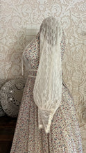 Load image into Gallery viewer, 1970’s Vintage Ivory Floral and Lace Queen Anne Collar Gunne Sax Dress
