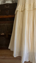 Load image into Gallery viewer, Butter Cream Cotton Crepe 1970’s 1980’s Vintage Off Shoulder Dress