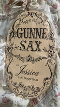 Load image into Gallery viewer, Deadstock 1970’s Vintage Floral Print Strapless Gunne Sax Dress