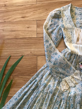 Load image into Gallery viewer, 1970’s Vintage Blue Rose Print Gunne Sax Dress