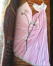 Load image into Gallery viewer, Exquisite 1970’s vintage pink pleated peignoir nightgown and robe by Lucie Ann