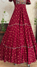 Load image into Gallery viewer, The Star Incredible Vintage Embroidered Full Sweep Dress