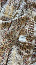 Load image into Gallery viewer, 1970’s Vintage Ivory Floral and Lace Queen Anne Collar Gunne Sax Dress