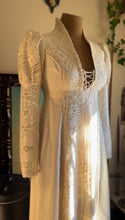 Load image into Gallery viewer, 1970’s Vintage White Natural Poplin and Lace Juliet Sleeve Gunne Sax Dress