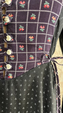 Load image into Gallery viewer, 1970’s Vintage Black Calico Side Tie Gunne Sax Dress
