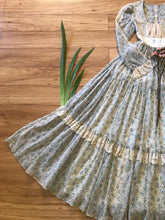 Load image into Gallery viewer, 1970’s Vintage Blue Rose Print Gunne Sax Dress