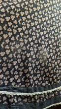Load image into Gallery viewer, 1970’s Vintage Elderberry Rose Print Calico Gunne Sax