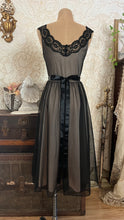 Load image into Gallery viewer, 1950’s Vintage Black and Peach Chiffon Illusion Vanity Fair Peignoir Nightgown 32