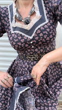 Load image into Gallery viewer, 1970’s Vintage Elderberry Rose Print Calico Gunne Sax