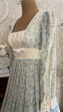 Load image into Gallery viewer, 1970’s Vintage Blue Rose Print Gunne Sax Dress
