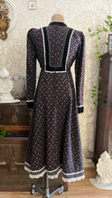 Load image into Gallery viewer, Sun Kissed 1970’s Vintage Black Calico and Velveteen Side Tie Gunne Sax Dress