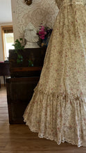 Load image into Gallery viewer, Deadstock 1970’s Vintage Floral Print Strapless Gunne Sax Dress
