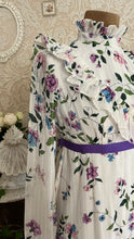 Load image into Gallery viewer, 1970’s Vintage Garden Floral Print Prairie Dress