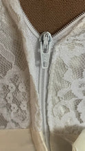 Load image into Gallery viewer, Stunning 1980’s vintage white lace Gunne Sax straplesss dress