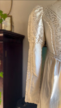 Load image into Gallery viewer, 1970’s Vintage White Natural Poplin and Lace Juliet Sleeve Gunne Sax Dress