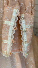Load image into Gallery viewer, Deadstock 1970’s Vintage Peach Pink Floral Print Voile Gunne Sax Dress