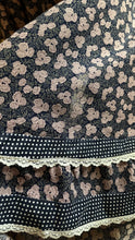 Load image into Gallery viewer, 1970’s Vintage Elderberry Rose Print Calico Gunne Sax