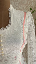 Load image into Gallery viewer, Beautiful 1970’s Vintage Rose Print and Lace Dress