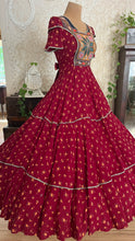 Load image into Gallery viewer, The Star Incredible Vintage Embroidered Full Sweep Dress