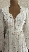 Load image into Gallery viewer, 1970’s vintage Blue Roses and Blueberry Print Voile Gunne Sax dress