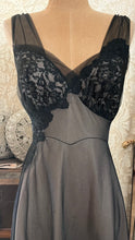 Load image into Gallery viewer, Rare 1950’s Vintage Black and Peach Chiffon Vanity Fair Peignoir Nightgown 32