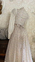 Load image into Gallery viewer, 1970’s Vintage Ivory Floral and Lace Queen Anne Collar Gunne Sax Dress