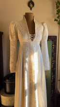 Load image into Gallery viewer, 1970’s Vintage White Natural Poplin and Lace Juliet Sleeve Gunne Sax Dress