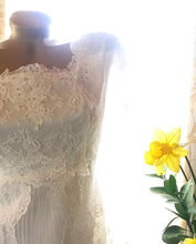 Load image into Gallery viewer, Beautiful 1970’s Vintage Lace and Pleated Chiffon Bridal Wedding Dress