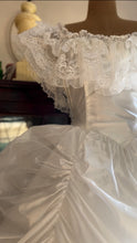 Load image into Gallery viewer, Baroque Fairytale 1980’s Vintage White Organza Jessica McClintock Bridal Gunne Sax Wedding Gown
