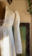 Load image into Gallery viewer, 1970’s Vintage White Natural Poplin and Lace Juliet Sleeve Gunne Sax Dress