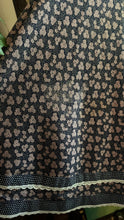 Load image into Gallery viewer, 1970’s Vintage Elderberry Rose Print Calico Gunne Sax