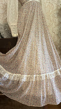Load image into Gallery viewer, 1970’s Vintage Ivory Floral and Lace Queen Anne Collar Gunne Sax Dress