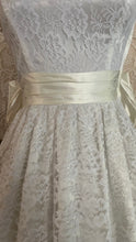 Load image into Gallery viewer, Stunning 1980’s vintage white lace Gunne Sax straplesss dress