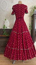 Load image into Gallery viewer, The Star Incredible Vintage Embroidered Full Sweep Dress